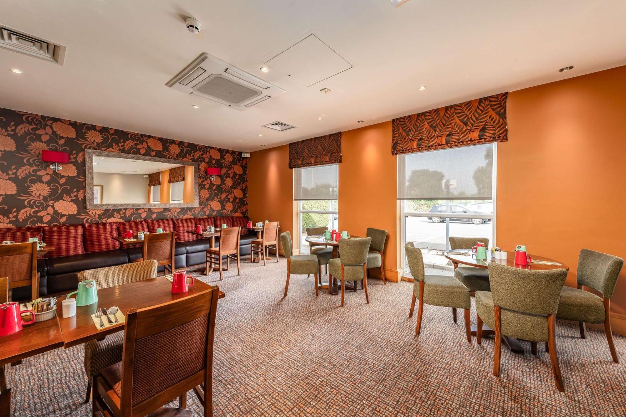 Milestone Peterborough Hotel A1M, Sure Hotel Collection By Best Western Stilton Exterior photo