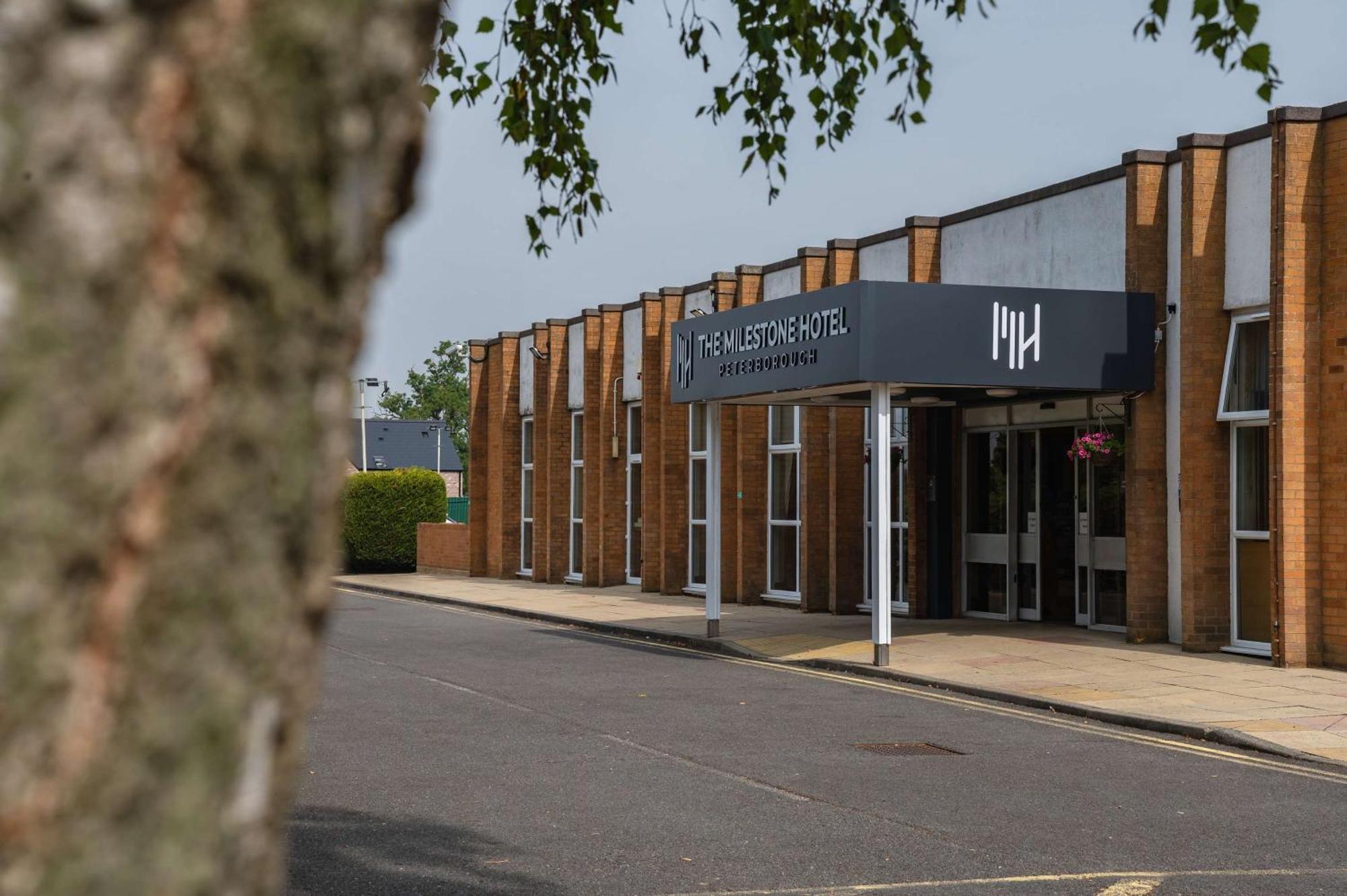 Milestone Peterborough Hotel A1M, Sure Hotel Collection By Best Western Stilton Exterior photo