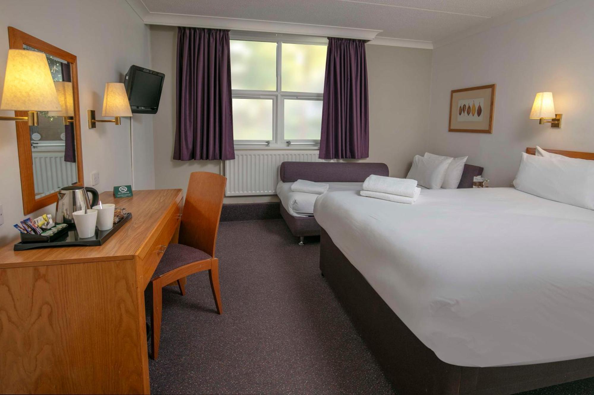 Milestone Peterborough Hotel A1M, Sure Hotel Collection By Best Western Stilton Exterior photo